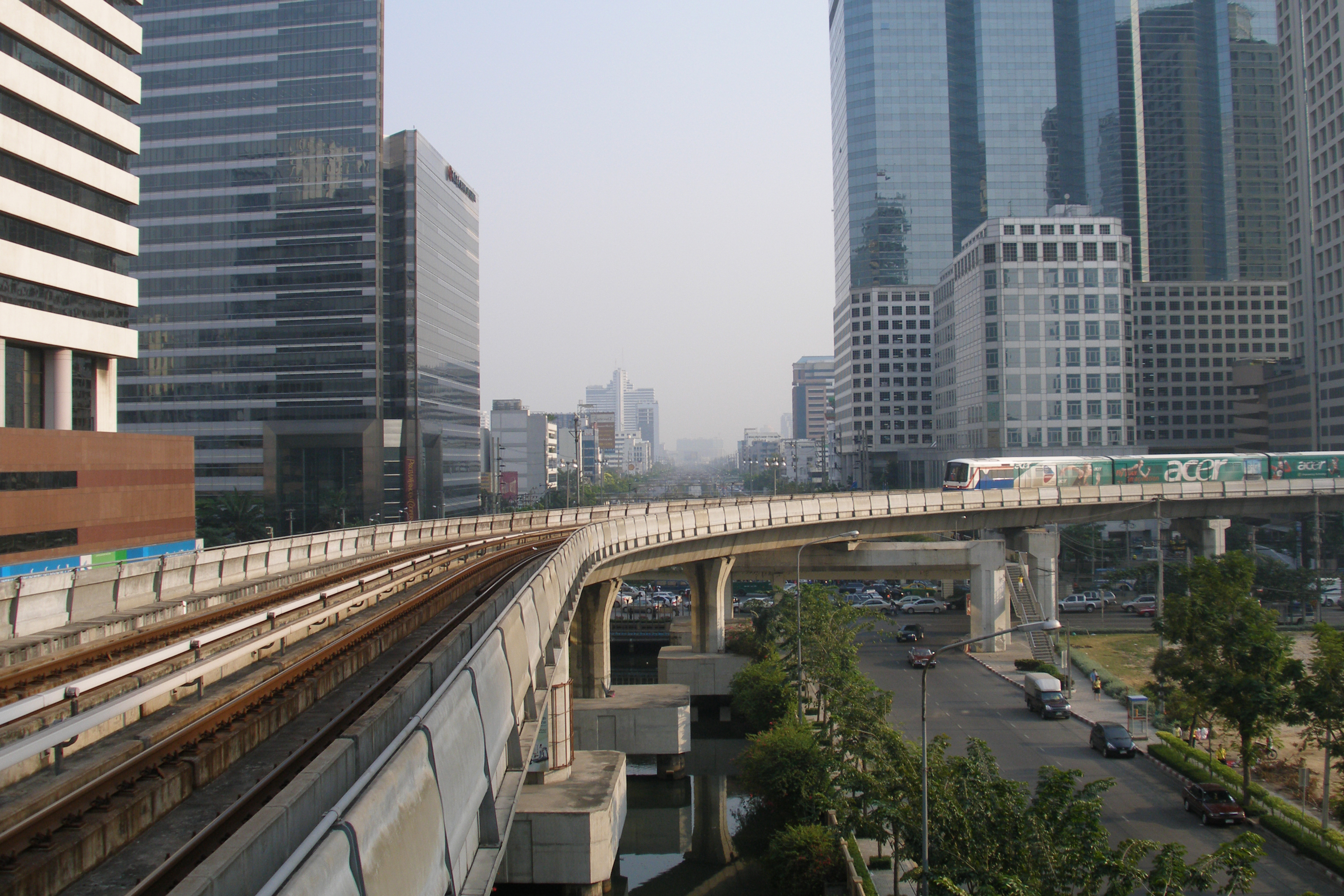 泰国曼谷城市轨道和天际线